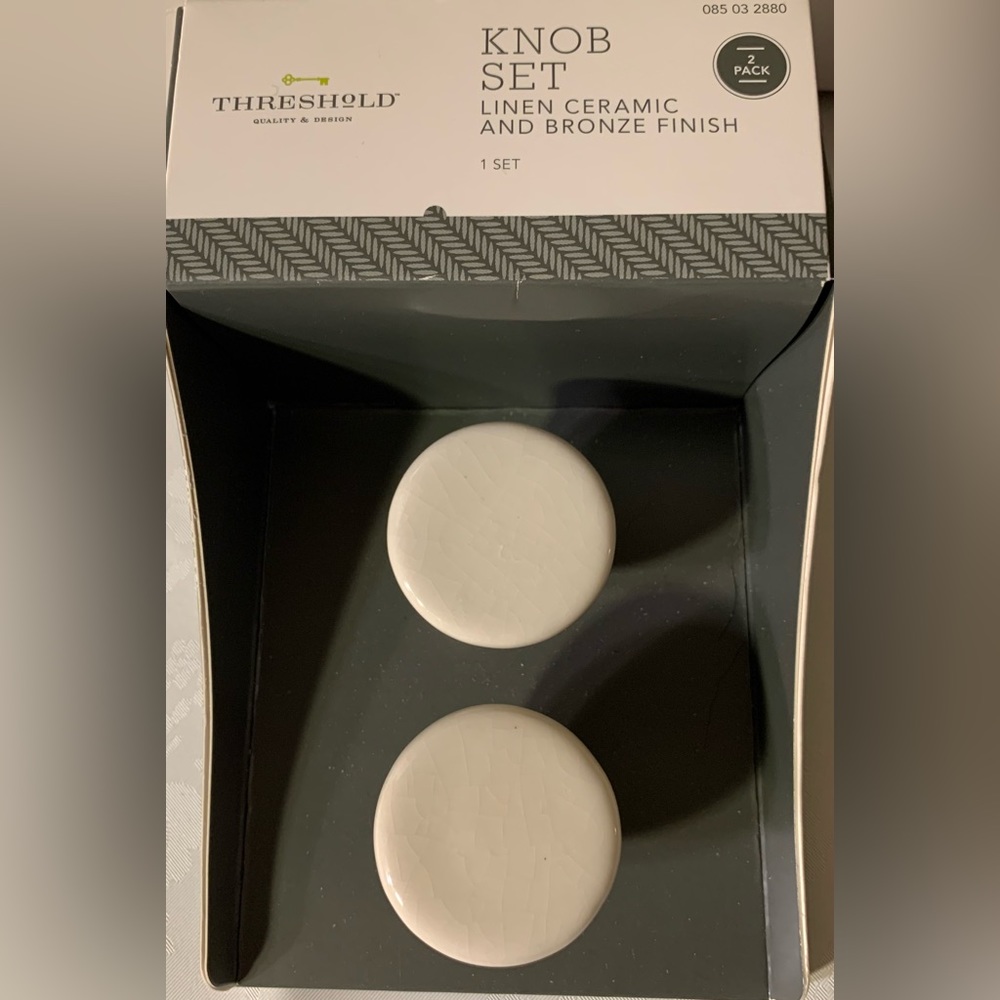 NIB Knobs: 8 Cabinet Pulls & Hardware, Round, Linen, Ceramic, & Bronze Finish